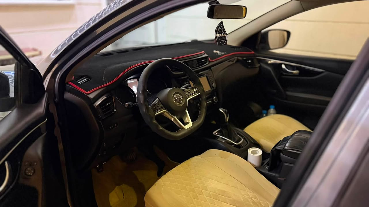 🚘 للبيع | نيسان روج سبورت 2017 
📍السعر : 145$
📍 رقم بغداد الجديد بأسمي تحويل مباشر
📍 محرك 4 سلندر 2000 CC المرغوب
📍 لون فيلي
📍 العداد: 82 ألف كيلو متر (قابل للزيادة)
📍السيارة كلين تايتل (داخلة زيرو للعراق)

✨ أبرز المواصفات:
 • شاشة كبيرة
 • 4 كاميرات محيطية 360
 • إنارة امامية LED
 • مقاعد (تدفئة + كهرباء)
 • ستيرن (تدفئة + تحكم وضعيات)
 • فور ويل (دفع رباعي)
 • وضعيات قيادة
 • بصمة عدد (2)
 • تشغيل عن بعد تبريد تلقائي مع التشغيل
 • تبريد قطعتين (امامي + خلفي)
 • شاشة معلومات
 • حساس ضغط الاطارات
 • اشاير بالمري

💡 السيارة حلوة ونظيفة – كلين تايتل بدون حادث أو صبغ
(فقط كم رصعه مال استخدام موضحة بالصور)

📍 الموقع: سامراء
📞 للتواصل: ***********
