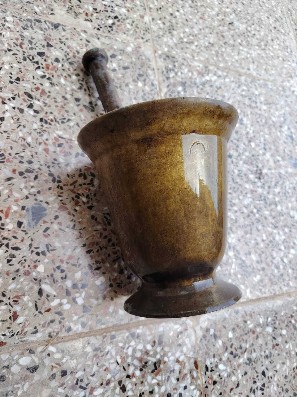 هاونات ٢ صغير وكبير ويده السعر ١٥٠ فقل اتصل ع رقم ***********  مكاني نجف
