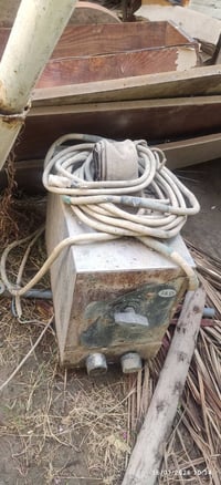 مكائن لحام • عدد ٢ • شغالات