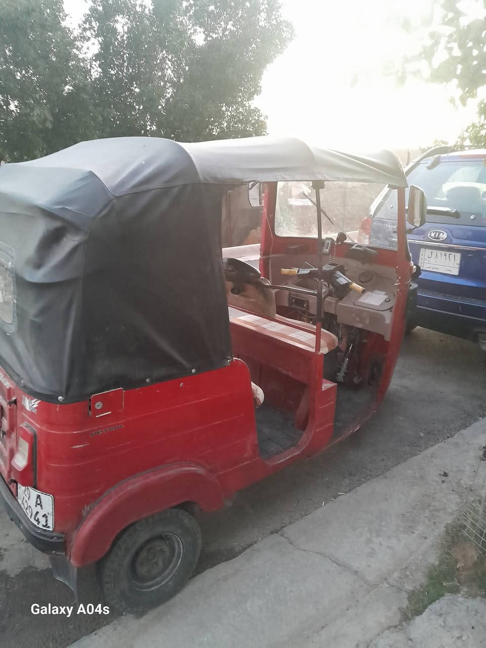 تكتك موديل ١٨ نضيفه كامله السعر ٥ملايين وبيه مجال العنوان بغداد الجديدة ***********
