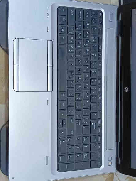 HP Probook 650 G2
نسخة Customer Edition
نظيف بنظافة 90% ، مستخدم بشكل لطيف ومسويله ادامة دورية يعني ماكو مشاكل الحرارة ومن هاي السوالف
-----------------------------------------------------------
 التفاصيل :
-----------------------------------------------------------
- معالج Core i5 6200u بتردد يصل الى 2.80Ghz
- رامات Realtek DDR4 بسعة 8GB وبسرعة 2200Mhz قابل للتطوير الى 32GB
- سعة تخزين بحجم 256GB نوع M.2 NVme 
- كرت شاشة مدمج intel HD graphics 520 يصل الى 4GB
- شاشة بحجم 15.6 انش بتردد 60hz و دقة (1920×1080) بكسل
- يأتي بمنافذ عدد (USB type A ×2) و (USB type C) و (Display port) و (Ethernet) و هيدفون جاك 3.5mm و Rj-45 و SDCard و Sim card و قارئ اقراص و VGA وقارئ SC ومنفذ قفل وقابل الى اضافة بصمة اصبع ومنفذ VGA اضافي
- كامرة Webcam بدقة 1266×788
- سماعات ومايك كونستانت
- بطارية بسعة 40000mh
- ويندوز 11 برو مفعل ومخفف يعني لا يوجد استخدام برامج وسيرفس بلا فائدة بالخلفية 
-----------------------------------------------------------
الملحقات :
-----------------------------------------------------------
- ماوس Zidli M200 خفيف وقوي وعملي وماركة معروفة
- شاحنة الجهاز الاصلية بقدرة 65W يعني انسى الانتظار خليه على الشحن تروح تدور وجهك تلكاه شحن
- سماعة من سوني ExtraBass (بلوتوث)
- حقيبة لطيفة
-----------------------------------------------------------
السعر والعنوان
-----------------------------------------------------------
- يعني شوف هوة هذا كله وبسعر 230 الف بعد شنو يريد الفقير حتى دلال ندلله وبيه مجال لطيف للحلوين والحلوات
- البصرة / صالحية واذا انت تستصعب تعبر الجسر الايطالي انا اوصل الك لساحة الطيران
-----------------------------------------------------------
للتواصل :
-----------------------------------------------------------
رقم الهاتف : *********** واتساب او اتصال كلها موجود

وتحياتي شط العرب
