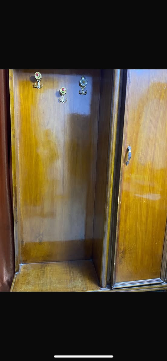 غرفه صاج عراقي 
تفصال عد نجار مرتب 
مكاني الدوره / الطعمه 
صارلي مده بسيطه من سويتها 
بس اريد احول لمكان ثاني 
اخذتها بمليونين الا 
اربدها بمليون وربع وبيها مجال للشراي 
0 770 805 0115
