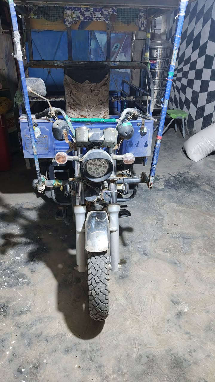 ستوته جمره 2016 نضيفه محركه تمام بس بيه حاضن ركبة طاق ولاحمه لحيم سل استيل أوراق كامله عنوان جبله حي رساله قرب مدرسه فجر الصادق اوراق بيه اصوليه مراوس دراجه دايون نضيفه موجود خاص وهاذا رقمي ***********
