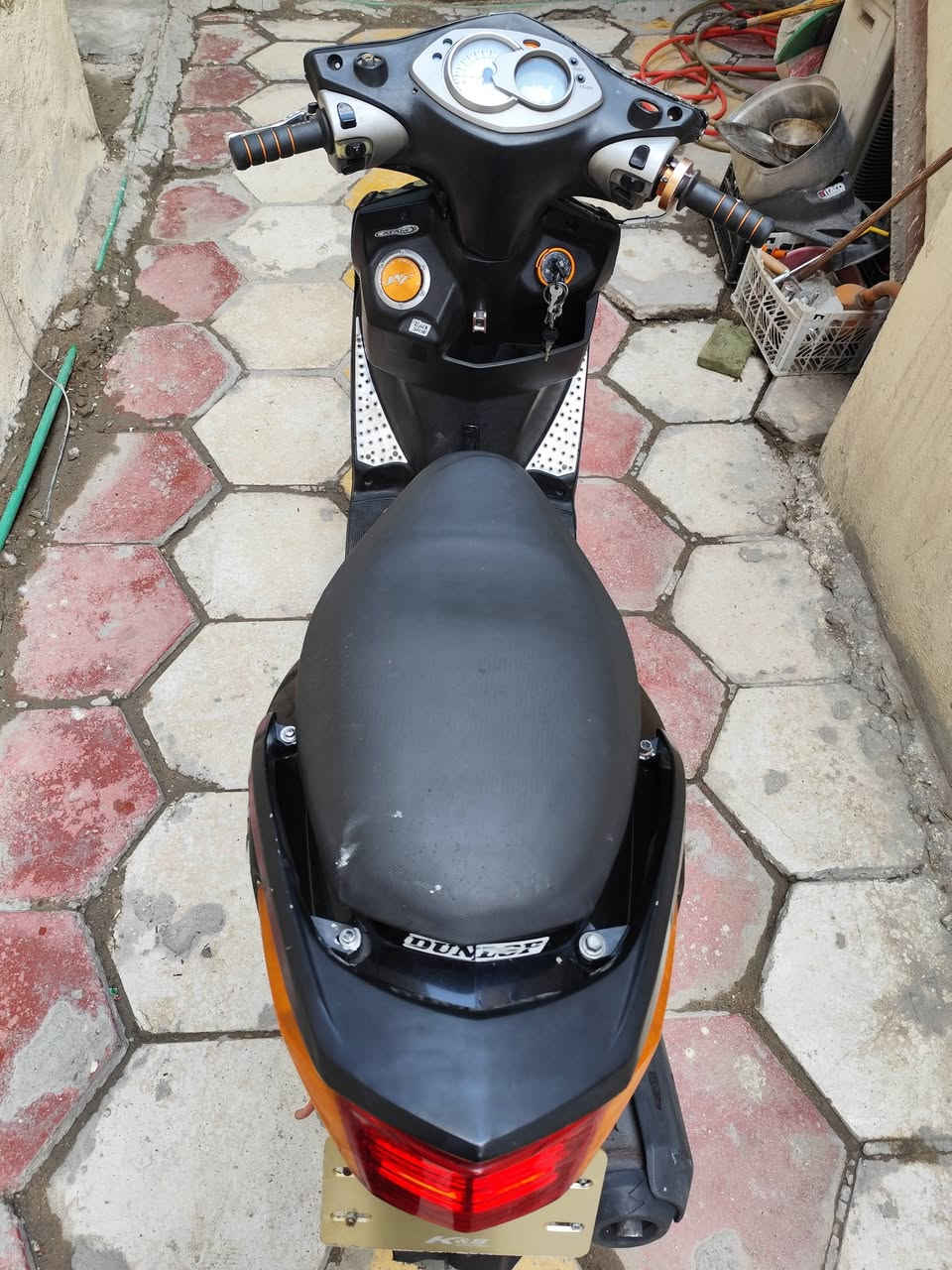 سلام عليكم سكنس فحل للبيع مزودة الدراجة ٥٨ كلجات صدر Dy بعد بيها هواي شغلات الشراي يتفضل خاص  مكاني مدينة الصدر ***********
