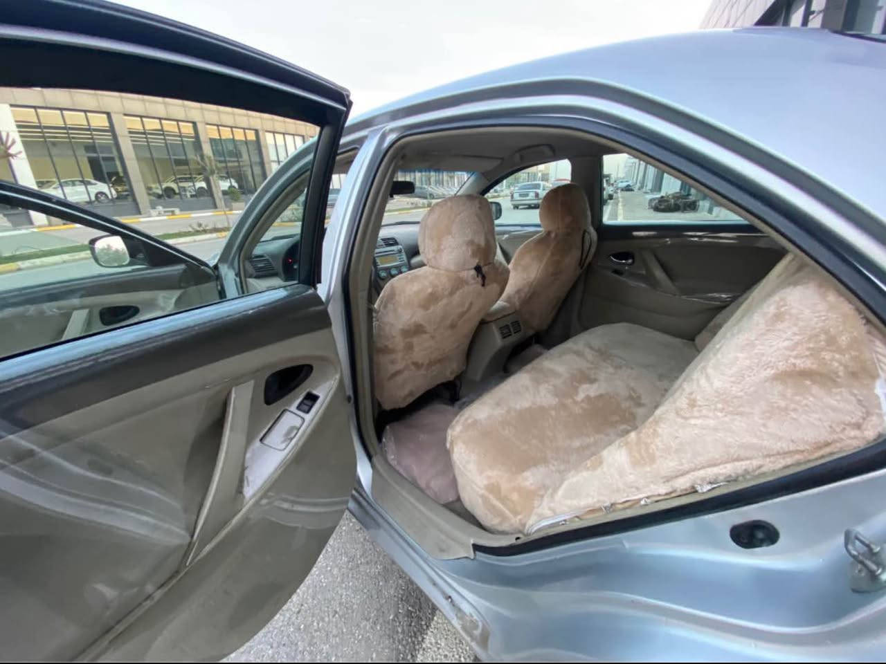 کامری مۆدێل ٢٠٠٨ رەقەموو سەنەوی تازەیە تاوەکو ٢٠٢٩هەموو گیانی بە شەرت ٤پارچەو پەڵەیەکی بۆیاخە دۆسیەی سەکنی هەڵگیراوە پێشو پشتی کەپسە و بێ دەعم و لێدرانە مەکینەو گێرو تەقەو رەقە بە شەرت گەر موشتەری نیت نە مالەکە بشکینە نە سەرمان بئیشینە لە گەل ریزمە چاوەکەم …لە سلیمانیم 

تیل/*********** Singapore
