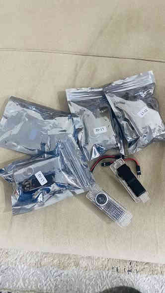 سلام عليكم 
١/كفر باتمان كاربون فايبر حقيقي ( ٤٠  ) الفM2 M3 M4 

٢/هاذا كفر مال داشبورد  ( ٢٠ ) الف كاربون فايبر بس مو عقيقي330i G20 2019-2022 

٣/علامة بى إم دبليو أربع قطعة فقط ( ١٥ ) الف.
***********
واتساب متوفر. 
توصيل متوفر.
