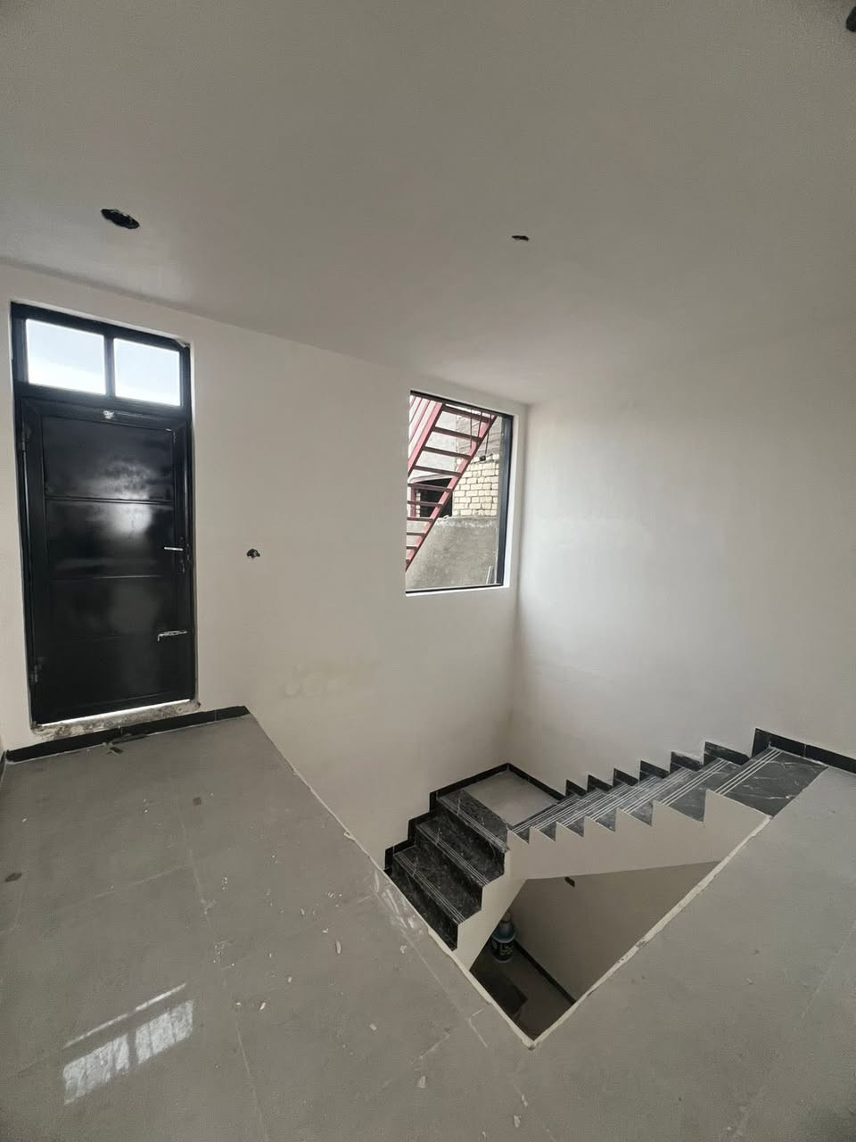 🏡/ دار للبيع المساحة ١٠٠ م طابو زراعي سند ٢٥ تحويل مباشر

                   الواجهة ٥ م / النزال ٢٠ م

🧱/ بناء حديث درجة اولى 

         ( تشطيب نهائي تسليم مفتاح )

الطابق الأول/ مطبخ . هول . استقبال . غرفة نوم . مجمع صحيات 

الطابق الثاني/ غرفة نوم . هول . 

🌏الموقع / بداية ابي غرق قرب محطة النوار خلف مفروشات الجنابي قريب جداً من شارع كربلاء 

للاستفسار اكثر مراسلة الصفحة او مراجعة مكتب 

بشار للعقار والمقاولات بداية شارع الحسينية من جهة شارع ٦٠ 

***********          ***********
