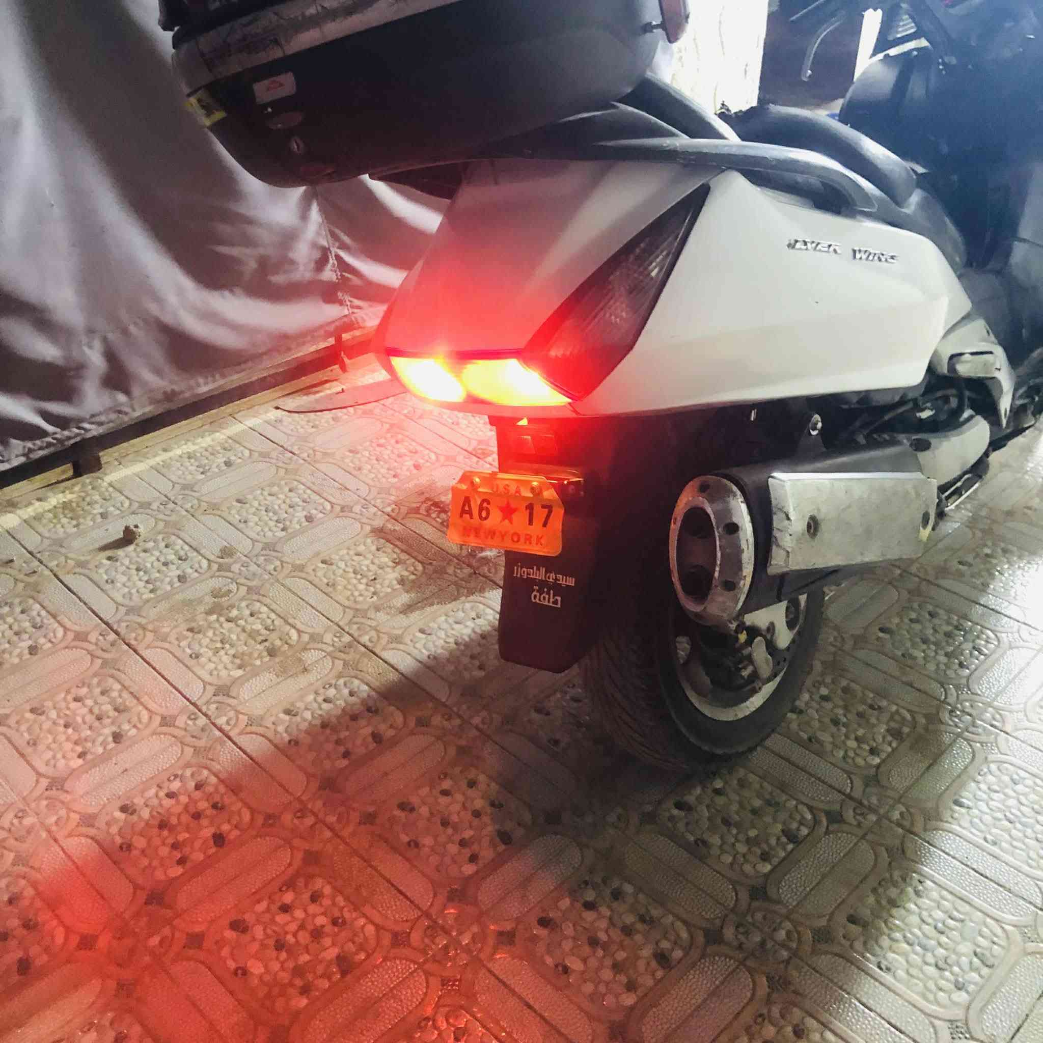 السلام عليكم سلفر ونج مكينة 600مامفتوحة معدل فوك 180شلعة شك الكاع محرك ناعم بس بجمهة شوية تعبان عوزهاا دبلات تريد تاخذهاا ع وضعهاا تريد انطيك دبلات عوزهاا ترتيب لكشن عوزهاا ترتيبات بسيطة كلش سعر خاص او اتصل ***********مكان ديوانية مركز
