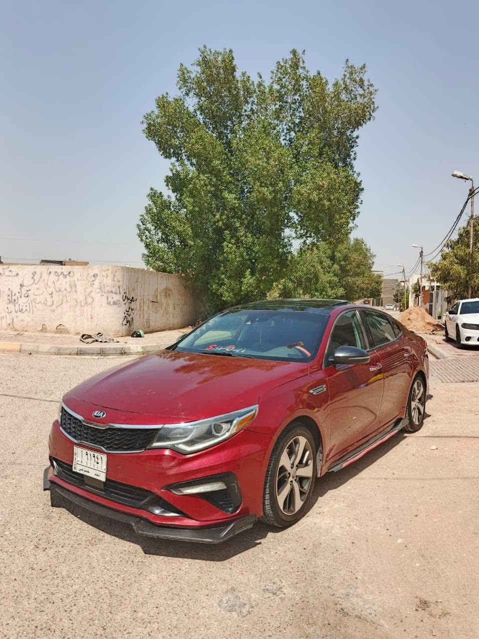 السلام عليكم 
اوبتيما 2019 اس 
حادث بنيد فقط وبلتحميل هلال جاملغ الخلفي 
السعر 135 وبيها مجال 
مكان سياره نجف
***********
