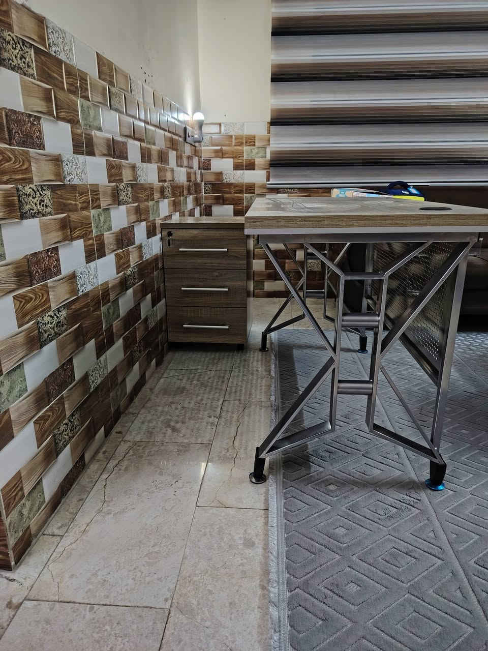 ميز مكتبي قطعتين وكراسي دوارة عدد ٢ استعمال قليل جدا مكان الكاظمية سعرهم ٢٠٠ الف وبيه مجال


**إذا كنت صاحب هذا الإعلان وتريد حذفه لأي سبب، رجاءا أرسل رسالة إلى الدعم الفني**