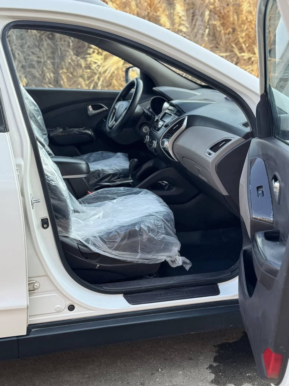 السلام عليكم للبيع توسان خليجي موديل 2013كلين قطره صبغ مابيه فقط مكانين بارد
السياره نضافه فول داخل واخرج وضع الشركه

شرط السبير مازل 

كير محرك شرط 

رقم سليمانيه دولي بسمي شرط التحويل سنويه لل 

2030

ارضيه جلد 

ماشيه 193

السعر 158

المكان تكريت رقمي ***********
