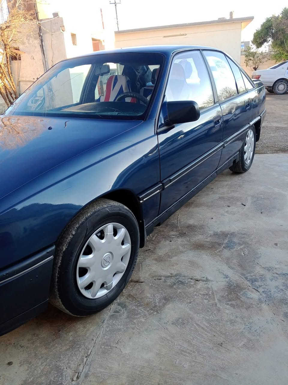 السلام عليكم مكلف بلنشر اوبل اوميكا للبيع موديل 88حجم20 كير محرك شرط كهربائيات كلهه شغاله تايرات جديد تدفئه مسجل رونات شغاله نينوى دولي السعر 33وبيهه مجال شرط التحويل ***********
