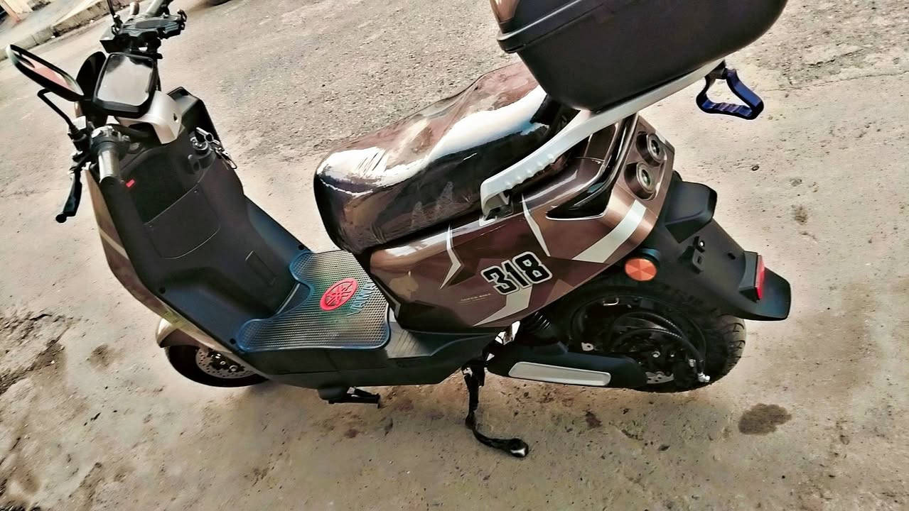 〽️دراجه 318〽️🔆 موديل 2025 
⚠️ المواصفات
❇️ محرك عملاق حقيقي 2000واط
❇️ 6 بطاريات دبل شرط على الفحص 
❇️ ميزة تحكم بالسرعات4 1/2/3
✳️ كشافات أمامية  دائرية بإضاءة فائقة
 ✳️قفل سرعة لتثبيت القيادة
 ✳️بريك هايدروليك ديسك أمامي وخلفي
 ✳️هورن + منفذ شحن للموبايل + جيب للهاتف
✳️ أضواء LED أمامية وخلفية + رماش عالي + إشارة رباعية
✳️ مقعد جلد مريح + صندوق تخزين تحت الكشن صندوق خلفي 
✳️ دبلات أماميةوخلفيه 
السعر 530


**إذا كنت صاحب هذا الإعلان وتريد حذفه لأي سبب، رجاءا أرسل رسالة إلى الدعم الفني**