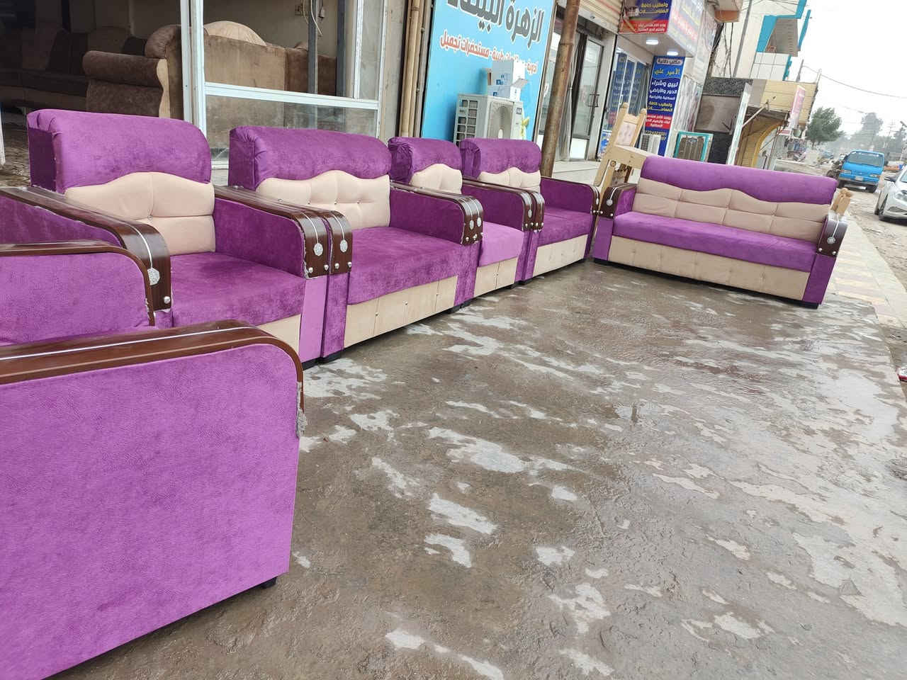 تخم مستعمل نضافة ٩٠ بل ١٠٠ السعر ٢٥٠ ،،،، حلة نادر ٣ مقابيل المركز الصحي معرض احمد العنزي لاثاث المنزلي ***********
