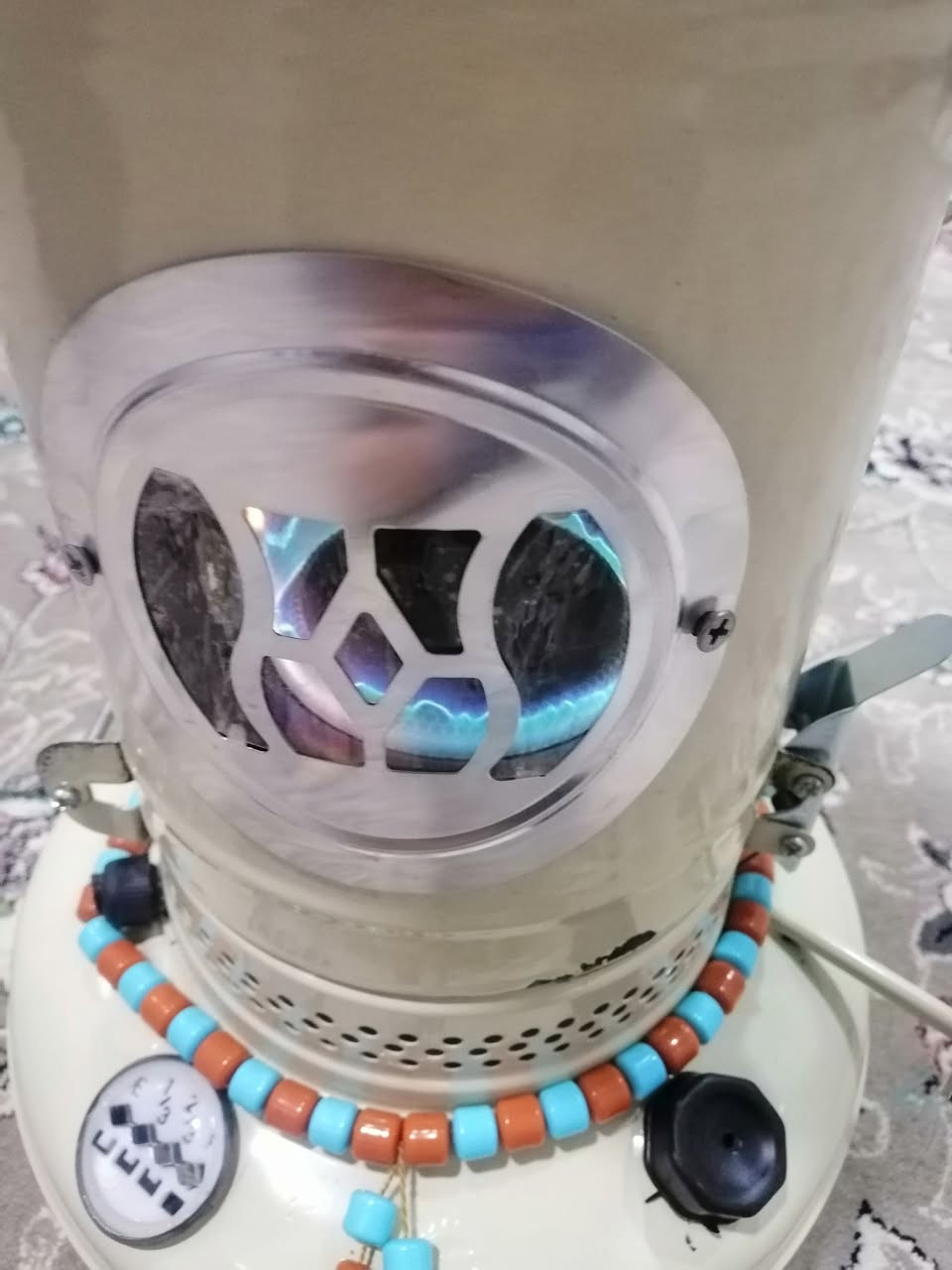 لۆک لۆکە بەس تاقی کراوە تۆکانتۆری ماوە،
***********
