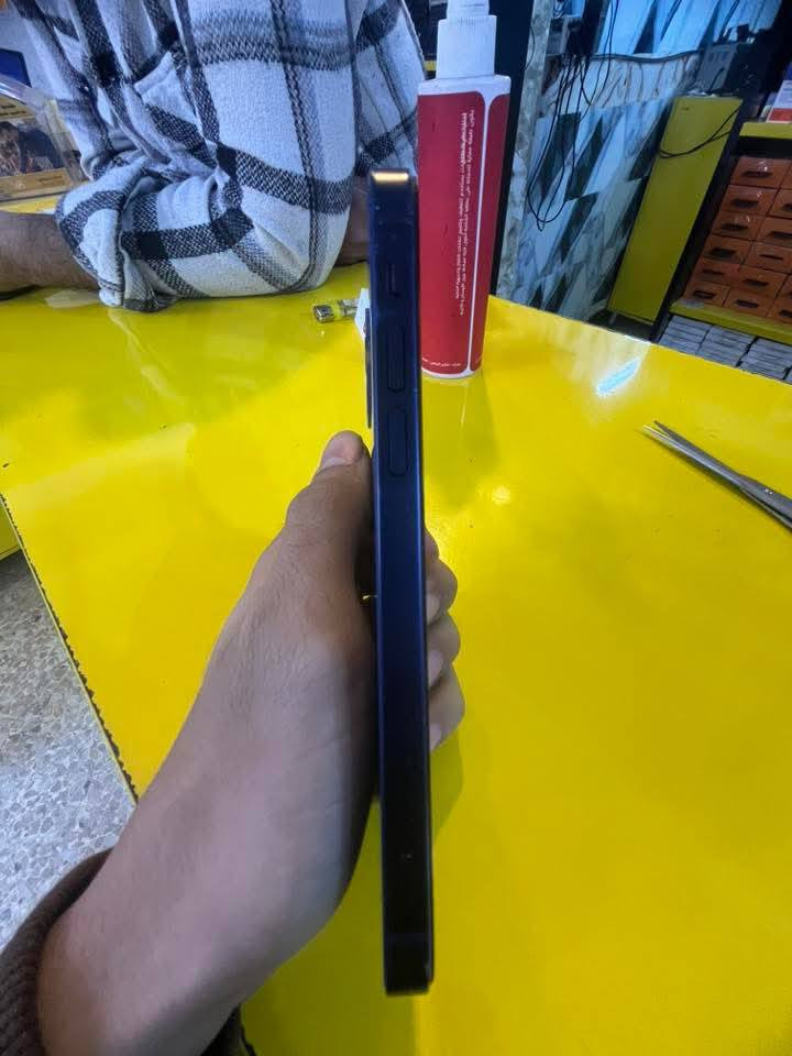 ايفون 12عادي جهاز مبدل بطارية وشاشة مال تفصيخ اكرر
ذاكرة 64 
شرط شاشة 3 خيارات
نضيف جهاز مكاني بغداد
سعر 250 توصيل ما عندي


**إذا كنت صاحب هذا الإعلان وتريد حذفه لأي سبب، رجاءا أرسل رسالة إلى الدعم الفني**