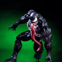فينوم • NECA أصلي • ١٨سم