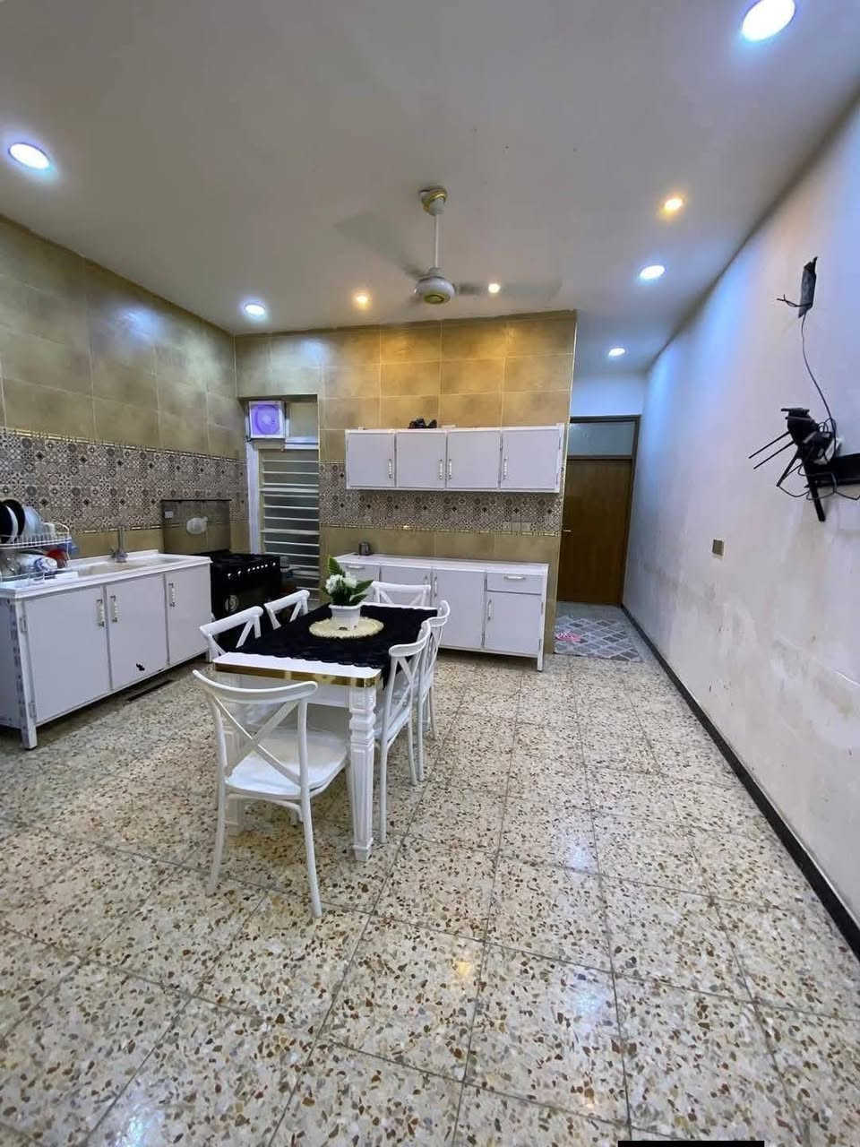 دار طابو صرف للبيع – موقع مميز وسعر مناسب 
📍 شهداء المعالف – قرب تقاطع درويش
منطقة حيوية وقريبة من كل الخدمات 
🔹 المساحة: 100 متر
🔹 الواجهة: 5م
🔹 النزال: 20م
تفاصيل الدار:
▫️ صالة مرتبة
▫️ مطبخ
▫️ خدمات
▫️ غرفتين نوم
🔐طابو صرف
بيت مرتب ومناسب سكن عائلة وموقعه مرغوب 🔥
اللي يبحث عن طابو صرف وبسعر مناسب هاي فرصته
📩 للاستفسار مراسلة الخاص او واتساب

#عقارات_بغداد
#بغداد
#شهداء_المعالف
#المعالف
#استثمار_عقاري
#شراء_بيت
#فرصة_عقار


**إذا كنت صاحب هذا الإعلان وتريد حذفه لأي سبب، رجاءا أرسل رسالة إلى الدعم الفني**