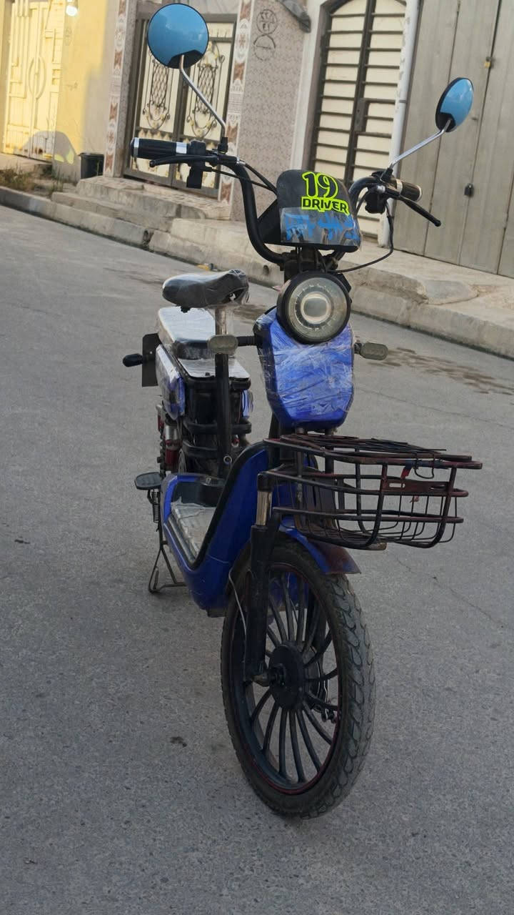 السلام عليكم ماطور شحن للبيع بطريات ممستخدمات شهرين  شرط فول لون ازرك مثل مموجود بلصوره السعر 150 وبي مجال وتسابي ***********مكاني موصل حي سومر
