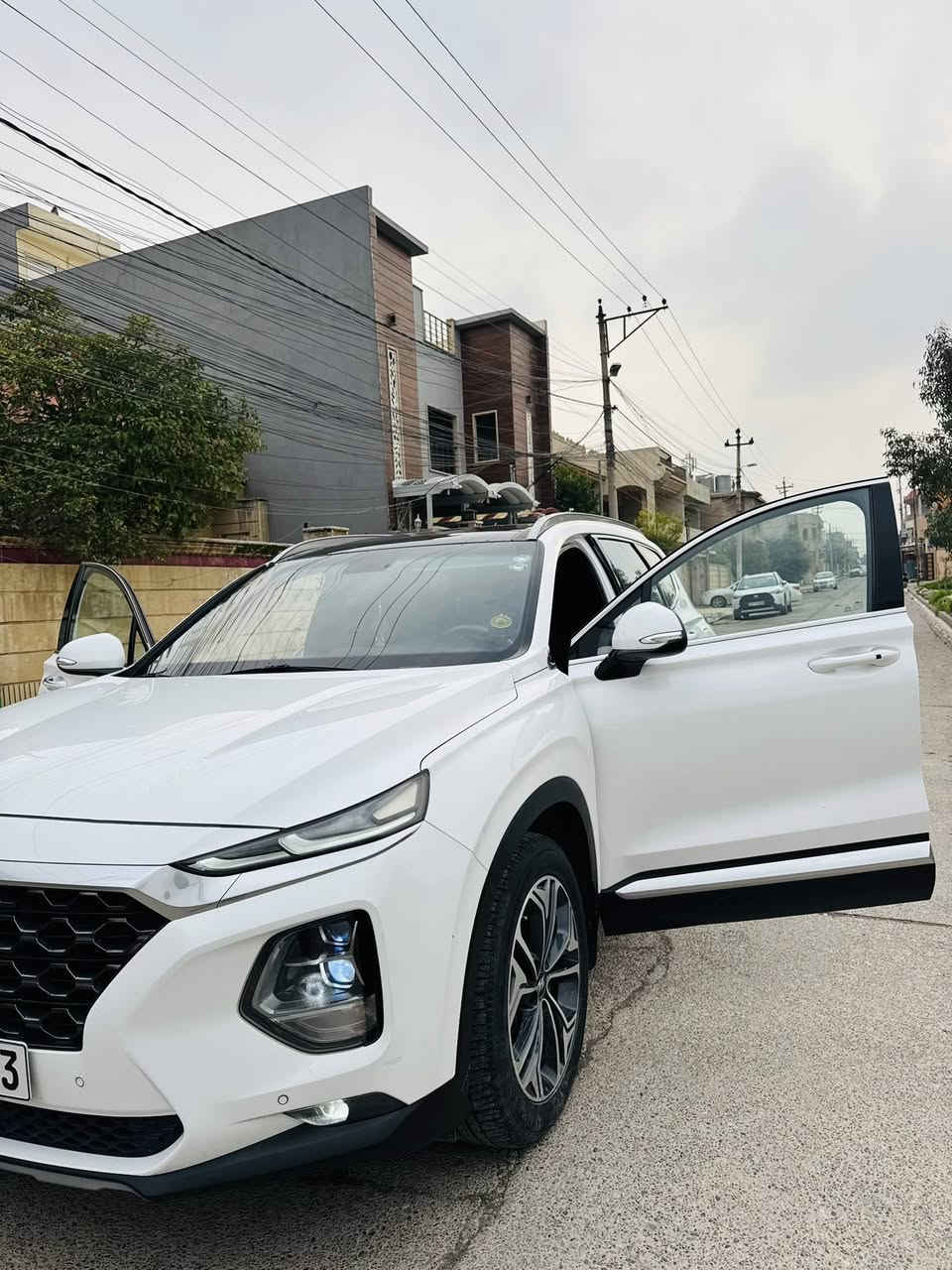 سنتافي 2020 خليجي  فول مواصفات
المواصفات : 4 سلندر 
كير محرك وضع شركة 
 فول  بانوراما 
بصمه ابواب وتشغيل
7 راكب وتبريد 3 قطع وتبريد شاشه ( بيانو ) 
تحكم ستيرن كامل 
4 وضعيات قياده 
كشنات اماميه كهرباء وخلفيه 
صندوك بصمة
بردات ابواب خلفيه بلاديه
حساسات اماميه وخلفيه
لايتات فوول زينون ( عالي وناصي وبلاجكتور ) وبك لايت لد
ويل جبير 19 
حساس تايرات 
السياره رقم اربيل جديد هزه هم موجوده
تحويل 
السياره بدون صبغ بس بيهه مكان بارد جاملع الورة شبر خفيف جداً 
ماشيه 170 
اخذتها على ايدي من الشركة
للاستفسار خاص او الاتصال على ***********
