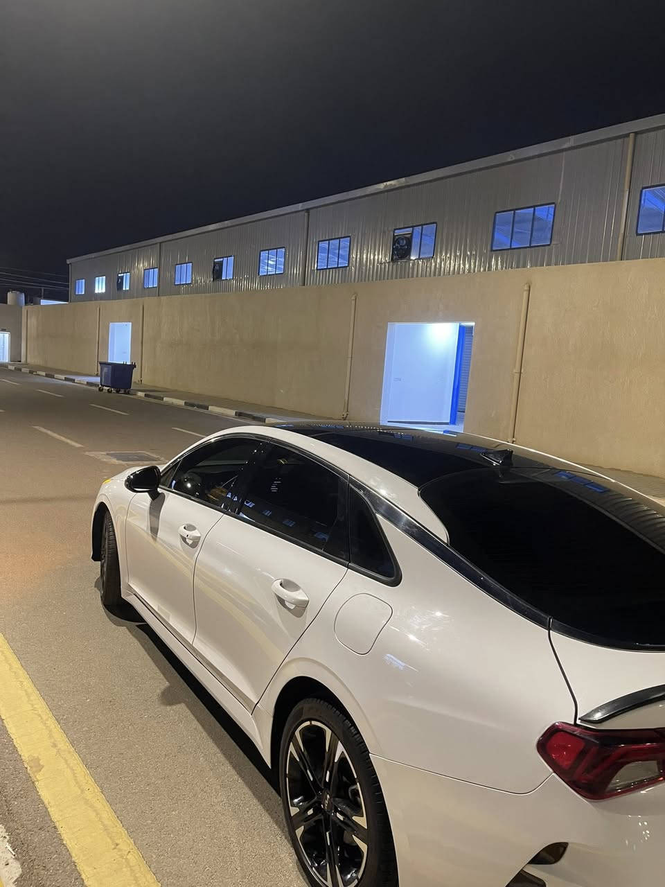 كي فايف 2023 بعدها مامرقمه
1600 تيربو 
ضربتها فقط الصندوق ومبدل دعاميه خلفيه 
داير مداير مكفوله 
مفوله للاخير شنو يعجبك من مواصفات موجوده بيها
ردارات حساسات ماشيه 27 ميل 
*********** 
عنواني البصره 
السعر 180 ورقه
