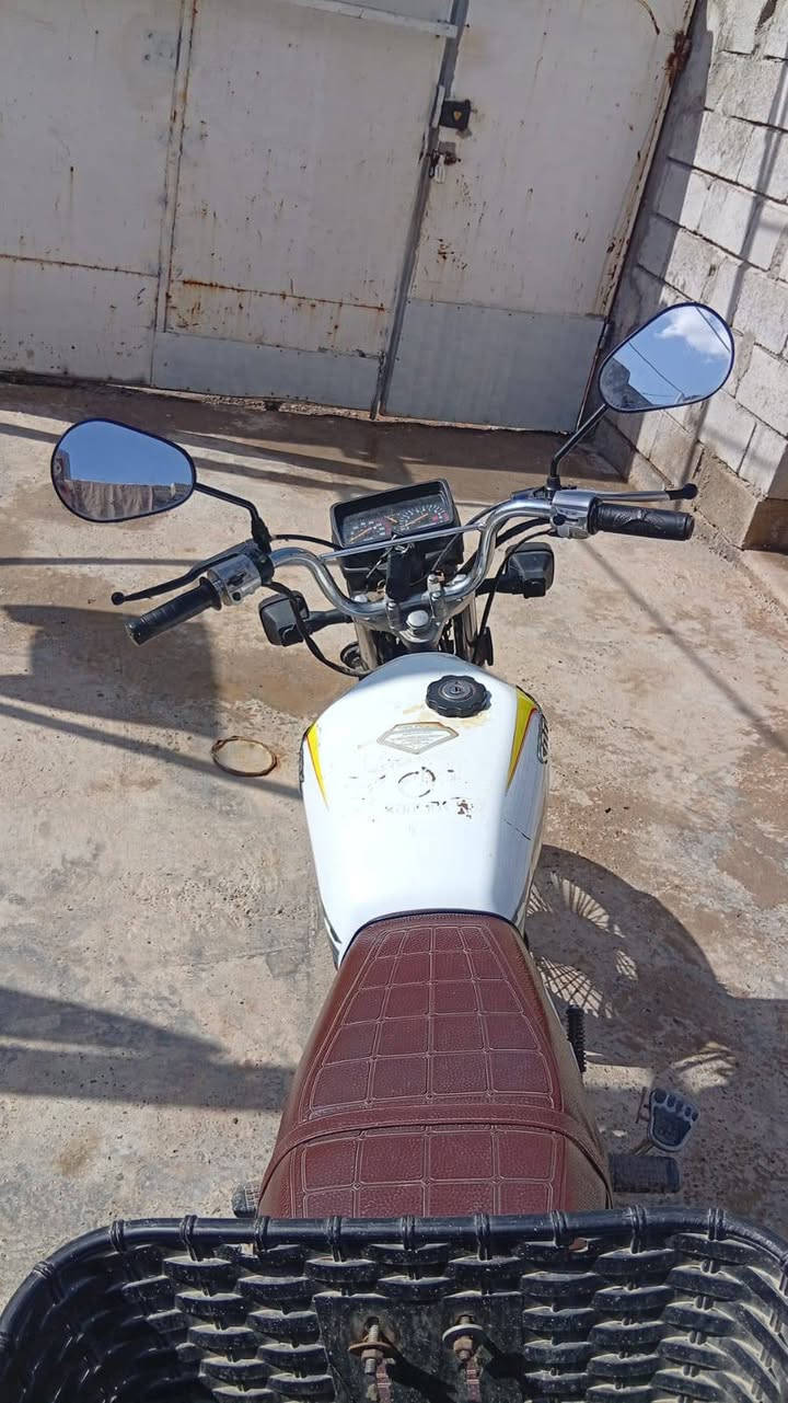 دراجه اللبيع نضيفه السعر450وبيه مجال  
موديل 2020
العنوان الضلوعية الجامع المين ***********
