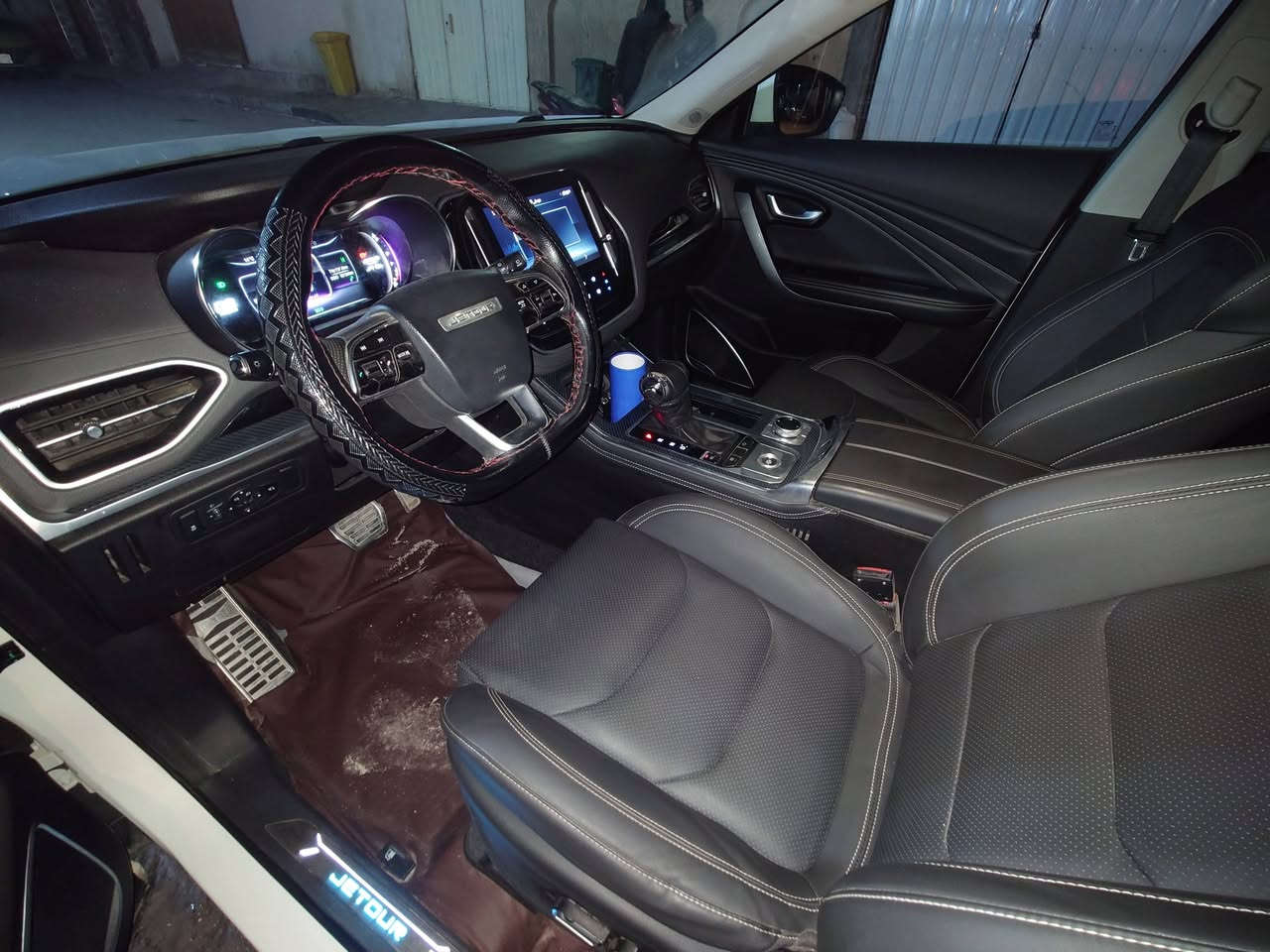 جيتور اكس 70 موديل 2024
ضمان شركة هارلم 5 سنوات او 150 الف كيلو 
محرك 1500 تربو 
7 راكب 
كاميرات 360° مع رسيفر تسجيل للكاميرات من جميع الجهات
رادار نقطة عمياء 
حساسات خلفية 
تحديد مسار 
تحديد سرعه
شاشة اعطال
شاشة كبيرة 
شحن لاسلكي
بانوراما
السيارة ماشية 32300 كيلو 
رقم بغداد
السعر 150$ وبيها مجال
للتواصل بالوتساب 
***********
