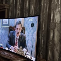 شاشه قياس 55 مقوس البيع  المكان البياع حي الأعلام  السعر 200 وبيه مجال...