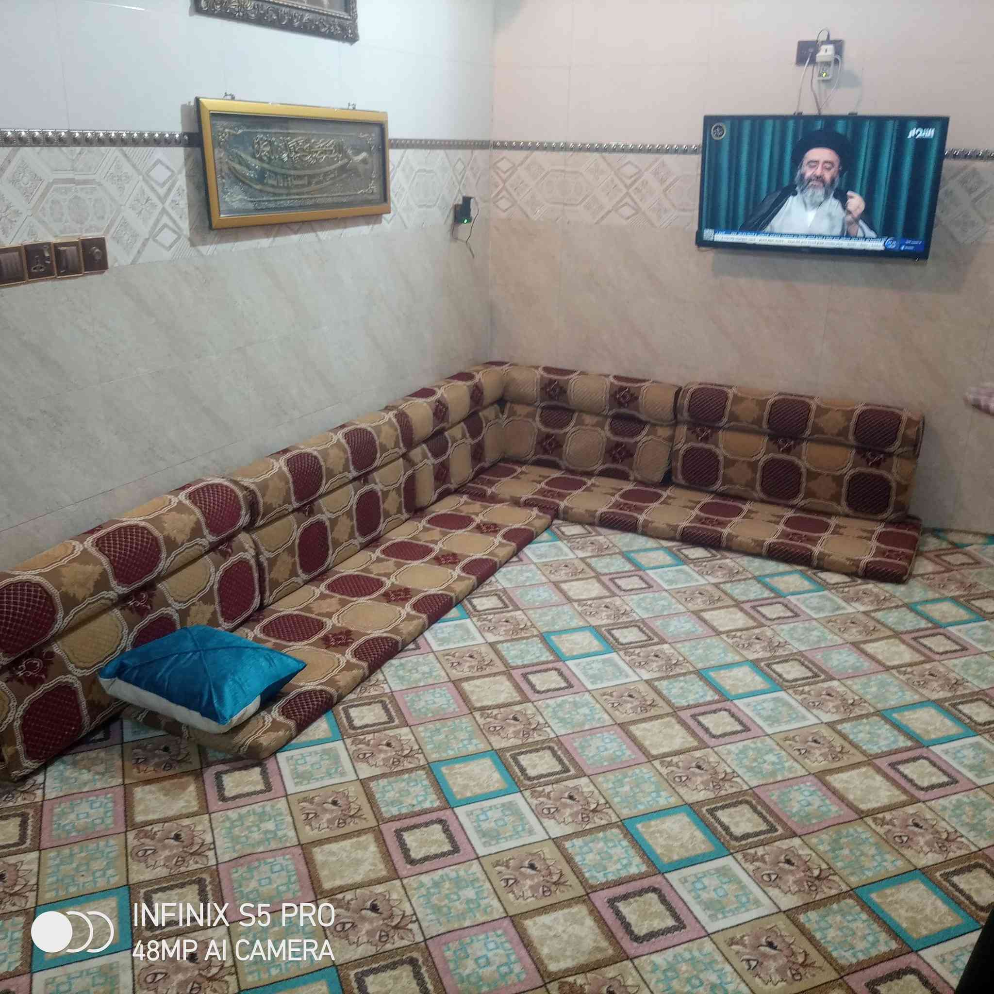 السلام عليكم ديوان عربي 14 متر مصار اله سنه من مشترينا مفروش قليل السعر 350 وبي مجالم تواصل هذا الرقم ***********
