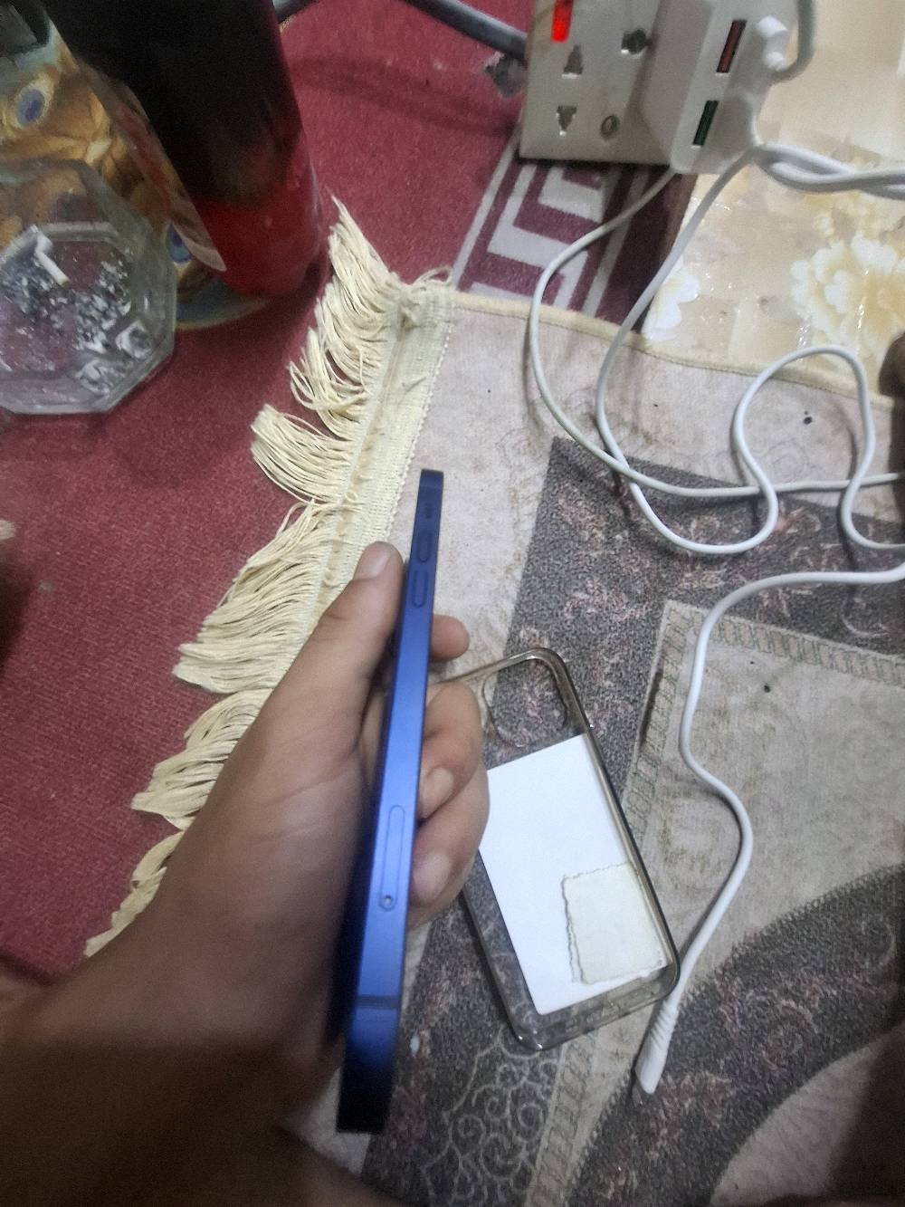 سلام عليكم للبيع ايفون 12عادي جهاز مكفول بس من عده البطاريه مبدله وكاله خارج العراق الجهاز 300 وبيه مجال قليل سعر   ذاكره 128
