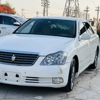 كراون ٢٠٠٧ • مكينة ١٨٠٠ • شاشة وكاميرا