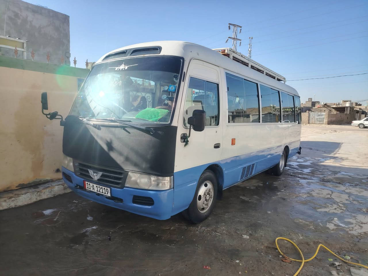 سلام عليكم كوستر ٢٠٠٤ محرك كير  اكسن  بي ونه بل ٦٠ لل ٨٠حداديه. تبريد.  فول منضومه غاز رقم بغداد سنويه جديده مكفوله من ضربه والكص. فقط صبغ حزام جماله. سعر 190 أو بيهه مجال. رقم *********** رقم عنوان نجف
