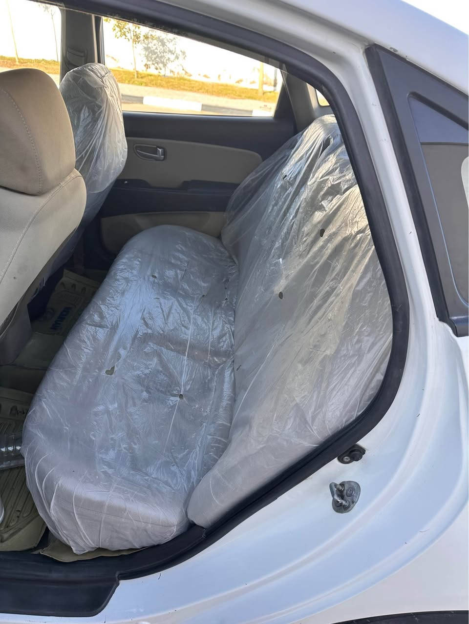 النترا 2010 خليجي 
سياره بيها مكانات صبغ ابيع حزام 

سياره حلوه كامله صدر تخم تاير كامله من كلشي 
بيها ضربه بل جاملغ الامامي عكس السايق 

مكينه 1600 دكشن عالي 
كير محرك كفاله
سعر 88 وبيها مجال 
مكانها ديالى *********** بعقوبة, ديالى
