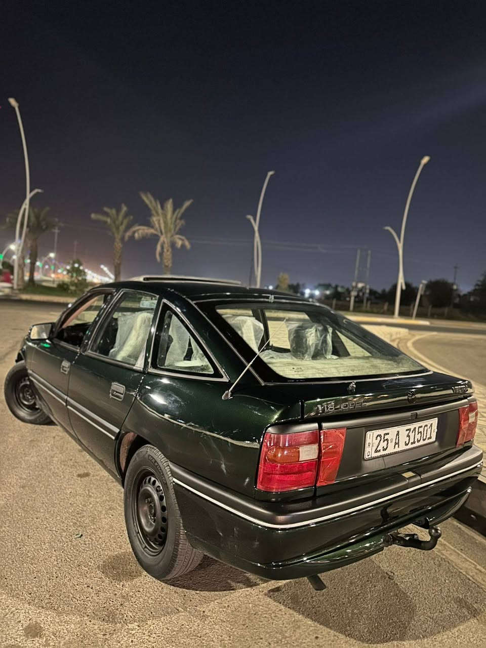 فكترا موديل 94 لون زيتوني فتحه كهرباء جوم كهرباء سياره نضيفه حيل بدون ضربه بدون خياس شرط كلها بلاد محرك 18 سنويه صادره قبل شهرين سياره جاهزه سعرها 45 مكان كركوك ***********
