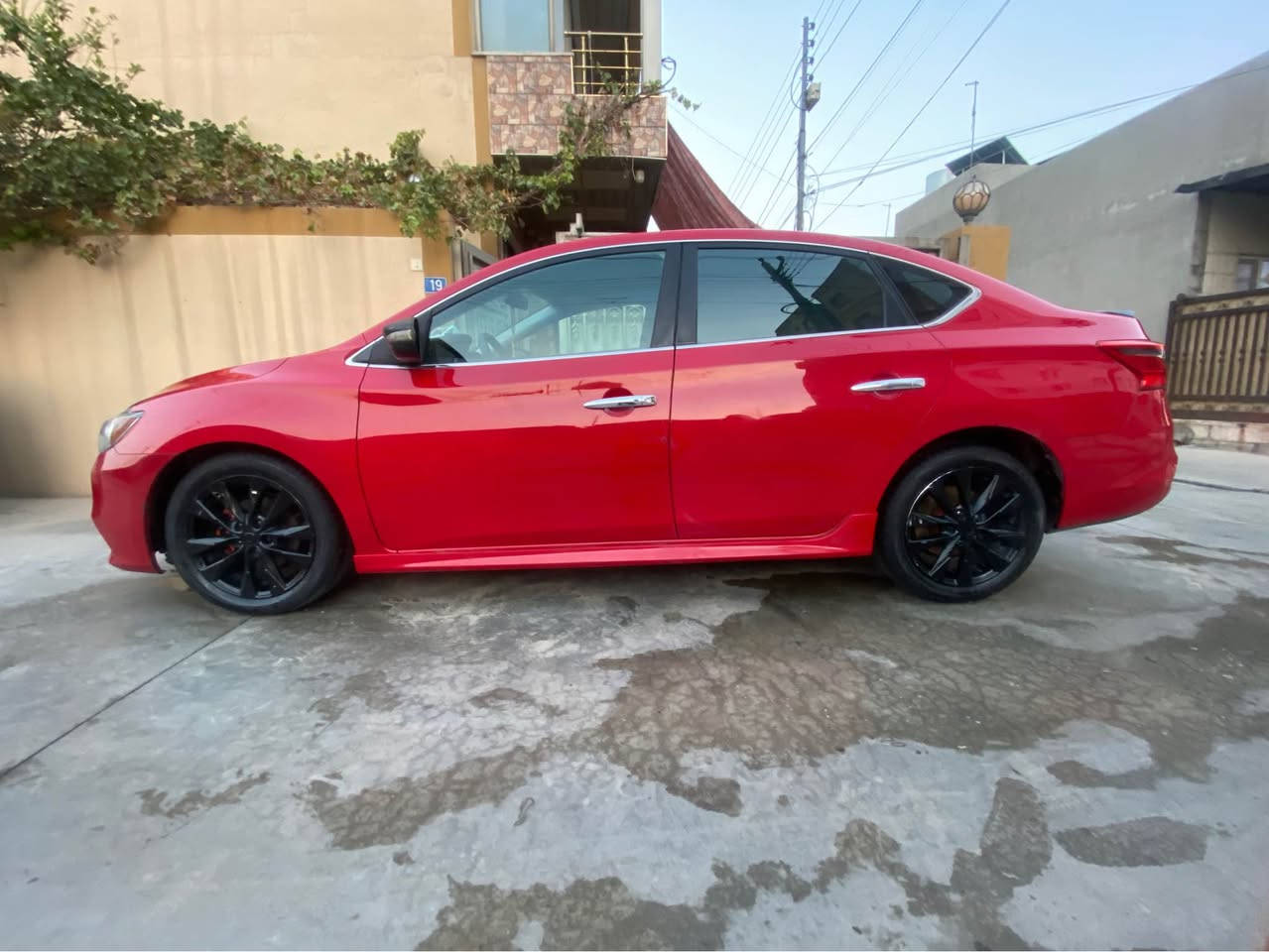 نیسان سێنترا ٢٠١٧ سوور مواسه‌فات SRفولل به‌سمه‌ كوشن هیته‌و ده‌رگا به‌سمه‌ هتد سه‌یاره‌یه‌كی پاكو بێ كێشه‌یه‌ هیچ عه‌یبێكی نیه‌ سه‌یاره‌ی خۆمه‌ به‌ ناوی خۆمه‌ ره‌قه‌مو سه‌نه‌وی نوێیه‌ هه‌موو گیانی ئیش ده‌كا 
٤پارچه‌ی بویاغه‌ ٢ چاملغی پێشه‌وه‌ له‌گه‌ل ٢ده‌رگای دواوه‌ پشتو پێش كه‌پس نوقته‌ی نیه‌ ته‌نها تۆزێك دۆسه‌ی گرتووه‌ ره‌قه‌م شانسیم داناوه‌ 
نرخی:١٠٦$ مه‌عامه‌له‌ 
شوێن:هه‌ولێر
ژ.م:*********** أربيل, العراق
