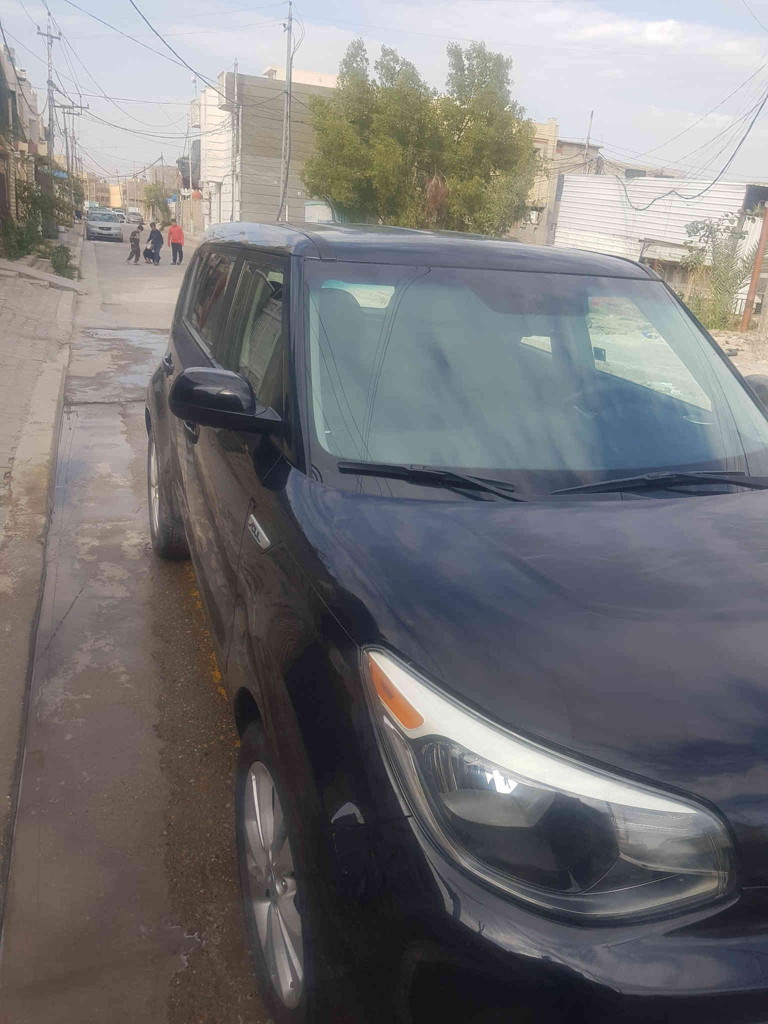 السلام عليكم كيا صول وارد امريكي  موديل 2015  محرك ٢٠٠٠ مرغوب حادثه قطعتين باب   عكس السايق رقم بغداد ماشيه 100 ألف  تبريد صدر محرك كير كفالة عامة
كامرا خلفيه 
شاشه كبيرة
تحكم استيرن
نضام التزحلق
4 ديسك
السعر 115 بيها مجال 
غير متواجد على فيس
اي استفسار رقم ***********
