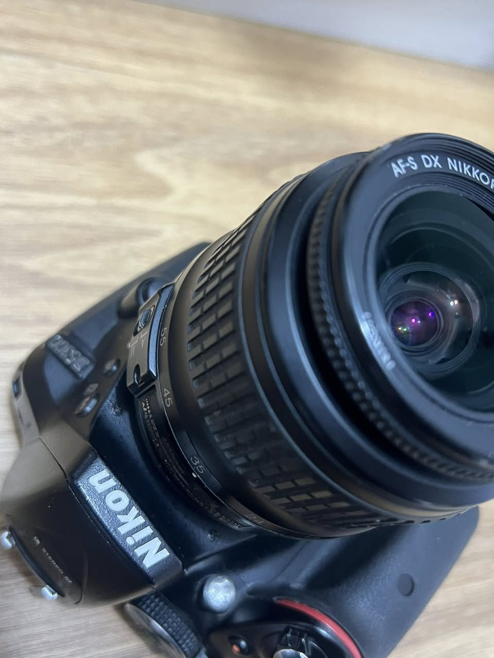 كاميرا نيكون D5300 احترافية  واللي يحب جودة عالية بدون تعقيد.
#سعر خاص مستعجل على بيع 

 صورة نقية، ألوان واقعية، وأداء قوي في الإضاءة المختلفة

مواصفاتها 

دقتها • 24.2MP APS-C

• فيديو Full HD 1080p

• شاشة متحركة 3.2”

• تركيز تلقائي 39 نقطة ثنائي البكسل 

• ISO عالي للتصوير الليلي

• تصوير متواصل 5fps

• واي فاي + GPS

✔️برنامج تعديل داخلي 

✔️تصوير فائق الدقه HDR

✔️فلاش مدمج 

منافذ للمايك ولل hdmi✔️


**إذا كنت صاحب هذا الإعلان وتريد حذفه لأي سبب، رجاءا أرسل رسالة إلى الدعم الفني**