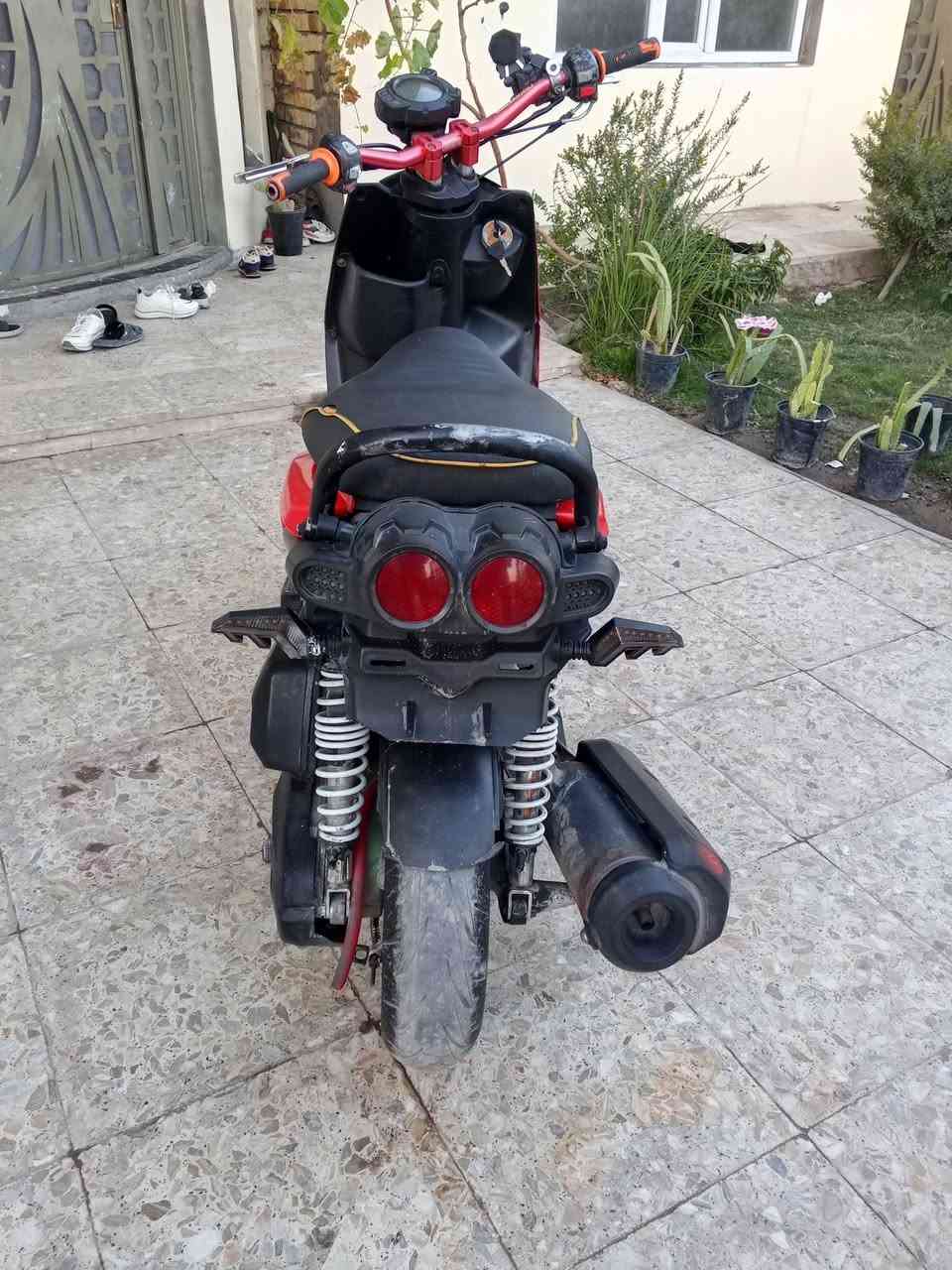 سلام عليكم سكنس جبلي لبيع أو مراوس مكينه مفتوحه أول فتحه بوشه بلاديه دراجه كله بلاديه مكان بياع الشرطه الخامسه السعر (650)وبيه مجال ***********
