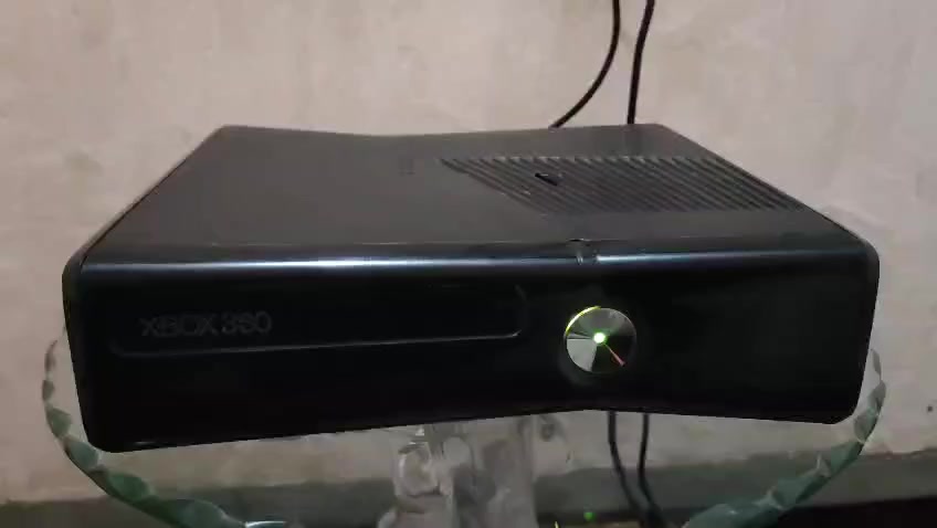 اكس بوكس 360 نظاف فول ما مفتوح نظام ارور بي 106العاب كلهن قويات  وياه جوستكات 2 بي بيس 2025السعر 120او بي مجال  مكن الحويجه شارع  البورص  ***********
