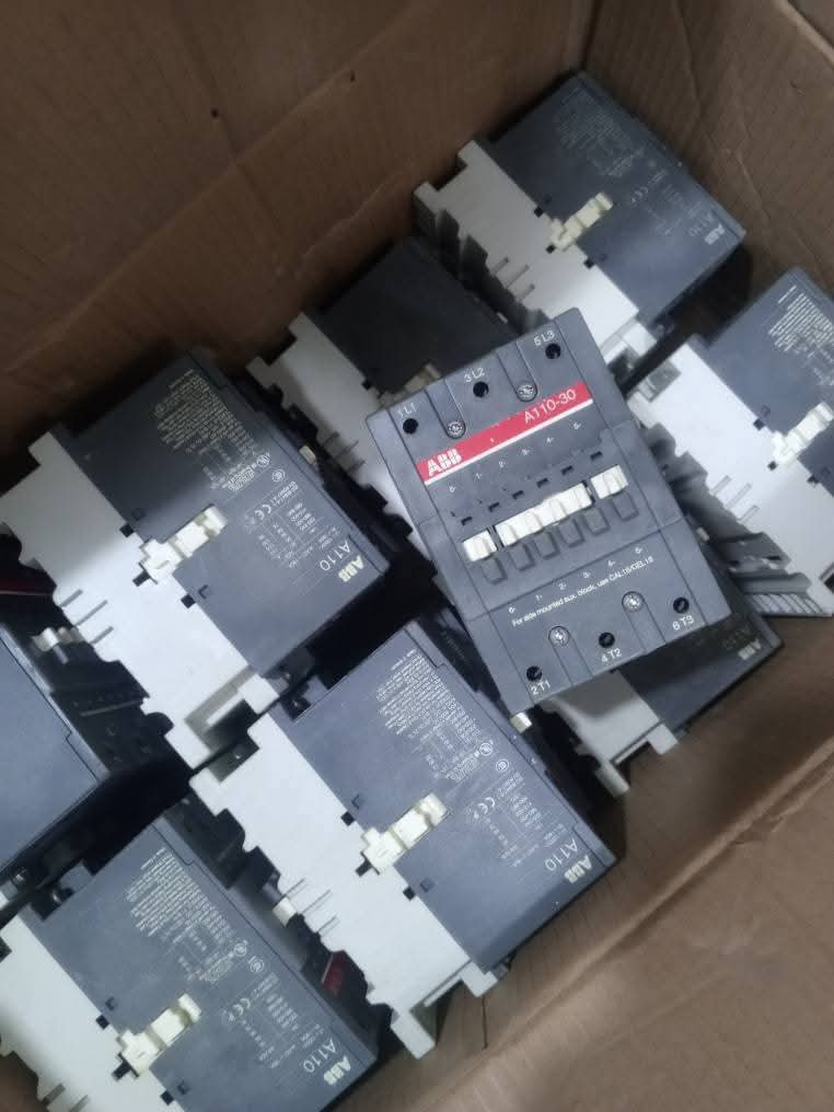 سلام عليكم ورحمه لله وبركاته
يوجد لدينا كونكترات ABB
ثلاثي 160 امبير -190 امبير السعر قطعه ب 60
و 125 امبير السعر 45 الف 
الاستفسار 👈***********👉
خدمه توصيل جميع المحافظات العراق
