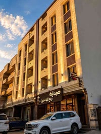 بنايتين • ٣٠٠م • زيونه
