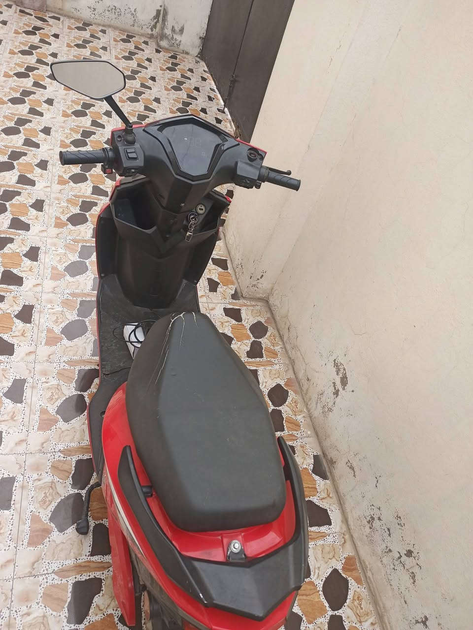 موطور شحن سوبر للبيع موطور نظيف خمس بطاريات شغال كلشي مابي + بي كلوب بومة مكاني خمسة كيلو للتواصل واتساب ***********
