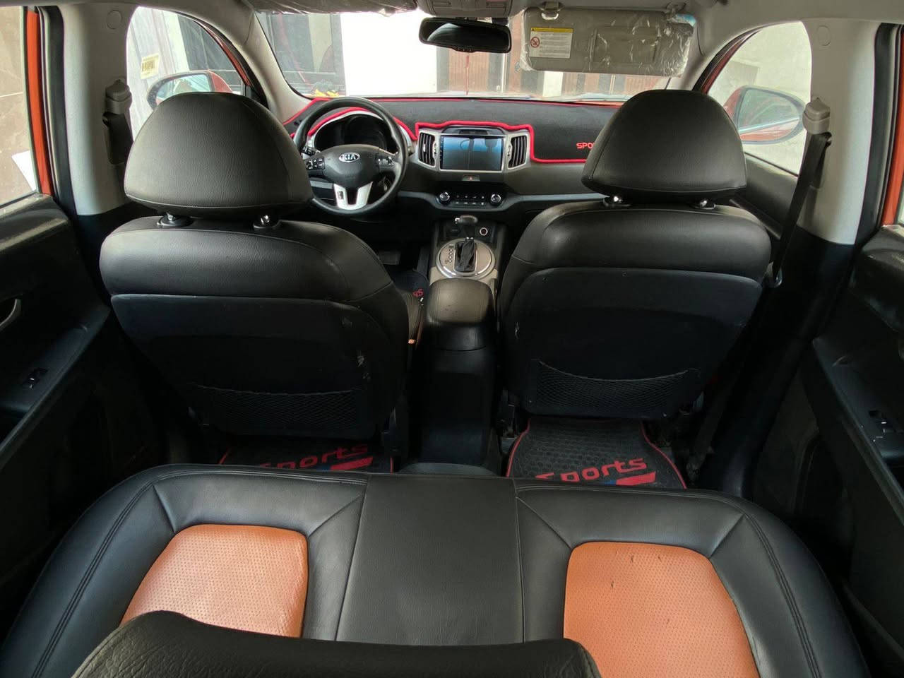 سلام عليكم 
سبورتج 2015 للبيع او الامراوس 
محرك 2000دوش مكفول ولا مفتوح كير مكفول 
تبريد تدفئة شغالات السياره ماملعوب بيها 
حدادية تايرات بطارية جدد 
5ويل 
بغداد الدولي 
سوتلها نانو سراميك 
السياره مكفول ما عدا بيها بارد بالجاملغ الامامي بسيط 
وبقبغ الجنطة بارد بسيط وبيها بنيد امبدل الاصلي وصيغته تتطابق اللون والقديم موجود اثر طابوك وكع علية 
بغداد ***********
السعر145وبيها مجال
