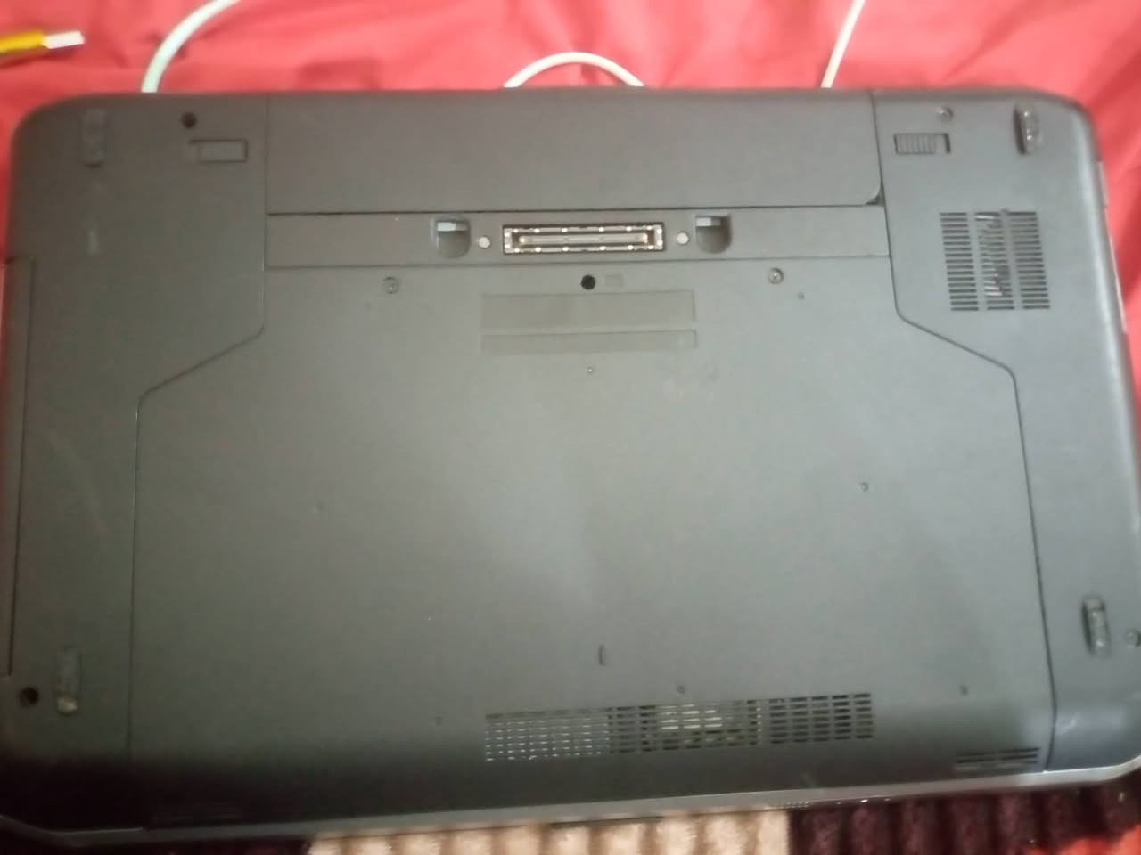 السلام عليكم لابتوب دل امريكي للمراوس او بيع مواصفاته بالصورة دراسة و العاب و انترنيت بدون اي لاك جهاز حلو و نظافة 90 بالمية بطارية نظيفة ويا شاحنته الاصلية و ماوس اصلي ليزري مكاني بغداد *********** واتساب فقط
