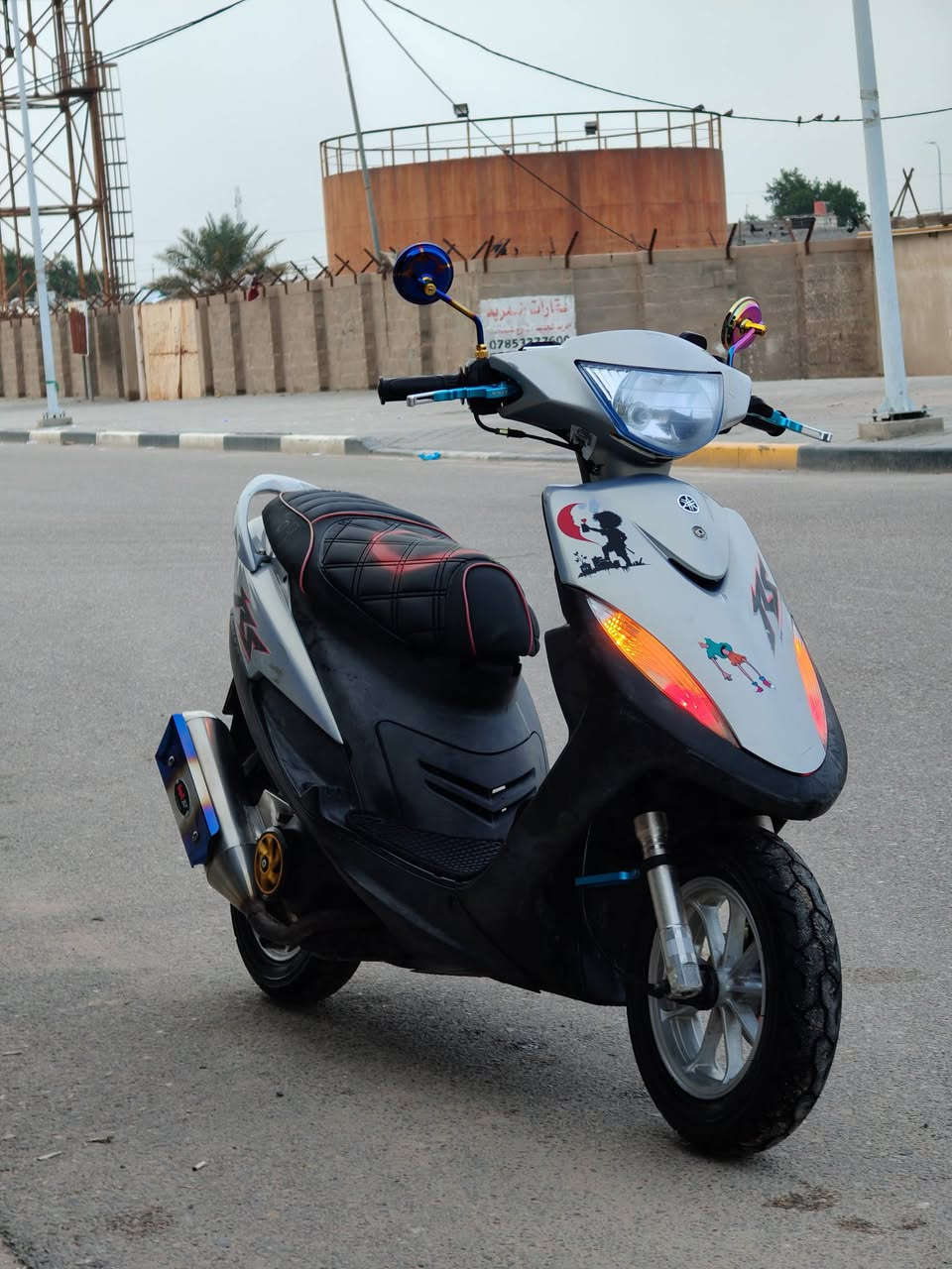 السلام عليكم دراجه ماكس عدله (49) بلاد صارلها شهرين من نازله من الرمبه الدراجه خير من الله الوكيل مالتها بالبصره وعندي الوصل الدراجه ماناقصها شي  كامله من كلشي مامفتوحه ولا مبدل بيه شي ابد كلها ختم واحد كلشي بيهه مختوم المكينه محد لاعب بيهه ابد الدراجه عليها غراض بلاد من اليابان مثل ويل مشيف بلادي ودبلات امامي وخلفي مزودات فج رياضي صالنصه رياضي وكشن اربع ولفات بلادي اصابع وقبق شاصي ملاقط قبق فلاوين قطره دهن ستان هندر كلهن مزودات من اليابان مو تجاري بيهه قرص مزود هم البلادي بس ماشاده 
جكات صندوك وبيهه هواي ترتيبات الدراجه تطلع معدل 110 تجي وتشوف بعينك كهربائيات كامله كلشي بيها شغال تجي تفحص وتشوف بعينك مكفوله من كلشي كلشي مامفتوح بيها ولا برغي 
سعر 1450 بيهه مجال
مكاني البصره الزبير 
*********** هذا رقمي الموشراي لايتعبني
