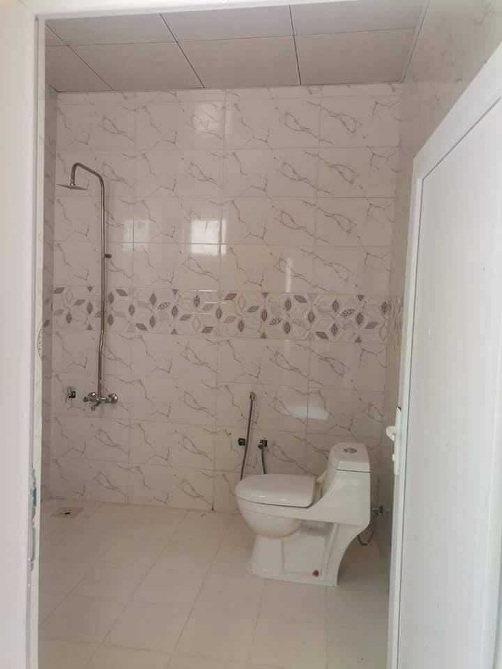 🏡 للبيع في كربلاء : دار حديث في مجمع مدينة السلام - قرب المستشفى التركي 🏡
🌟 مميزات العقار: 📍 200 متر طابو صرف
الموقع: يبعد فقط 8 كم عن الإمام الحسين (ع)
المرحلة الرابعه ركن مقابل خدمات
🏠 بناء حديث – لم يُسكن بعد
🛏️ غرفتين نوم مريحة
🚽 3 صحيات 
🌿 حديقة كبيرة 
🚗 كراج واسع 
🏡 استقبال مفتوح على الصالة
🍽️ مطبخ حديث
🛋️ أرضية مرمر

السعر 160 مليون حاضر 
او تدفع 125كاش وتكمل الباقي اقساط باقي مبلغ القسط تقريبا 35مليون

🔑 جاهز للسكن فورًا المرحلة الرابعة رقم الدار ٧٤٥

📞 لمزيد من التفاصيل تواصلوا معنا على الخاص او عن طريق الواتساب: ***********
 منزل راقي في موقع مميز! ركن مقابل خدمات وقريب على المدرسة
 #مدينة_السلام #دار_للبيع #فرصة_استثمارية #كربلاء
