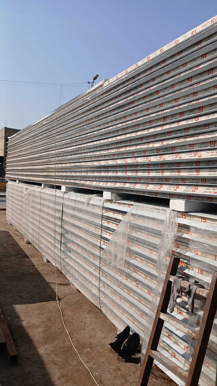 ابيع واشتري كافه انواع الحديد المستعمل واشتري أنواع السندويج ويوجد السنوديج جديد سعار جملة رقمي ***********
