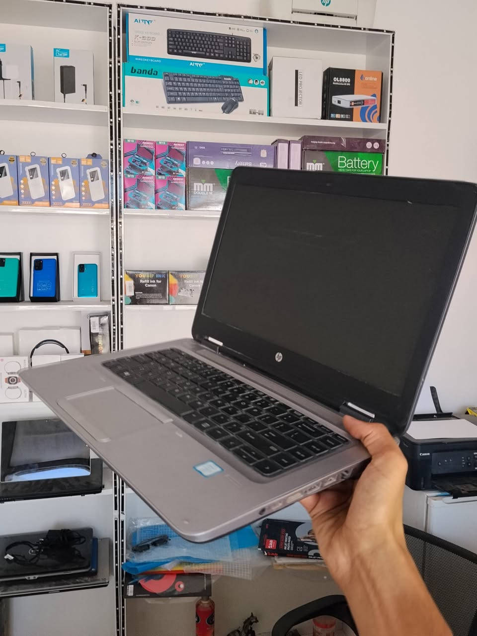 Core i7 بـ227 الف
ويندوز 11 برو
هارد 256ssd + m.2 port
رام 8 بسرعة 2260GHz
معالج Core i7 gen 6 بسرعة 2.60GHz
كيبورد ضوئي
شاشة بسطوع عالية ودقة عالية جداً
نظافة اللابتوب 100% اذا بي خدش واحد يرجع
بطارية جيدة جداً تمشيك 5 ساعات مثل الورد (تمشيك اكثر)
تجي وياها ماوس وجنطه هدية مع الشاحن الأصلي
وكل هذا بسعر 227 الف + توصيل مجاني لكافة المحافظات


**إذا كنت صاحب هذا الإعلان وتريد حذفه لأي سبب، رجاءا أرسل رسالة إلى الدعم الفني**