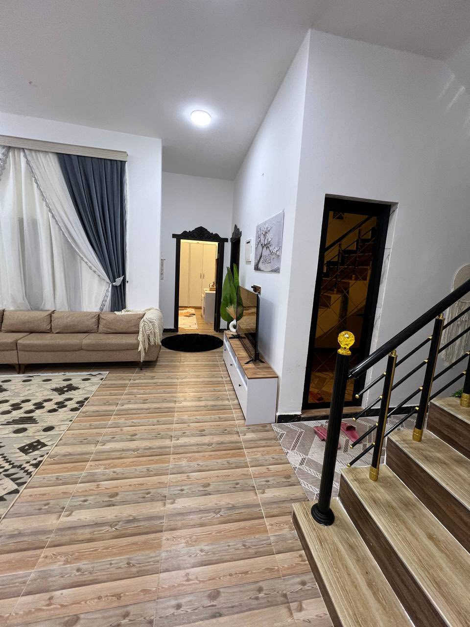 لبيع بيت بوالخصيب كوت حمداني
مساحه200متر طابو عراقي وبناء حديث
وبسعر125مليون *********** 📞
