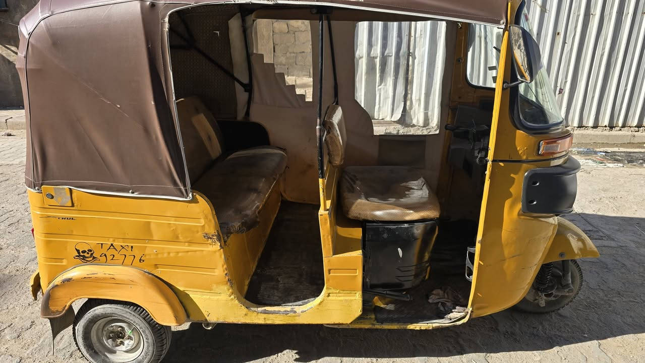 سلام عليكم
تكتك للبيع موديل 2019 شهر 11
بيها صفاح مالتها معرمه مكينه مالتها 
نظيفه ما مفتوحه مامرقمه واصله معالمه مالتها لهزه
السعر 4ونص و بيها مجال 
العنوان : بغداد الشعله الأولى يم جسر السريع 
***********
